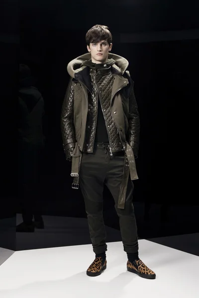 Look 4